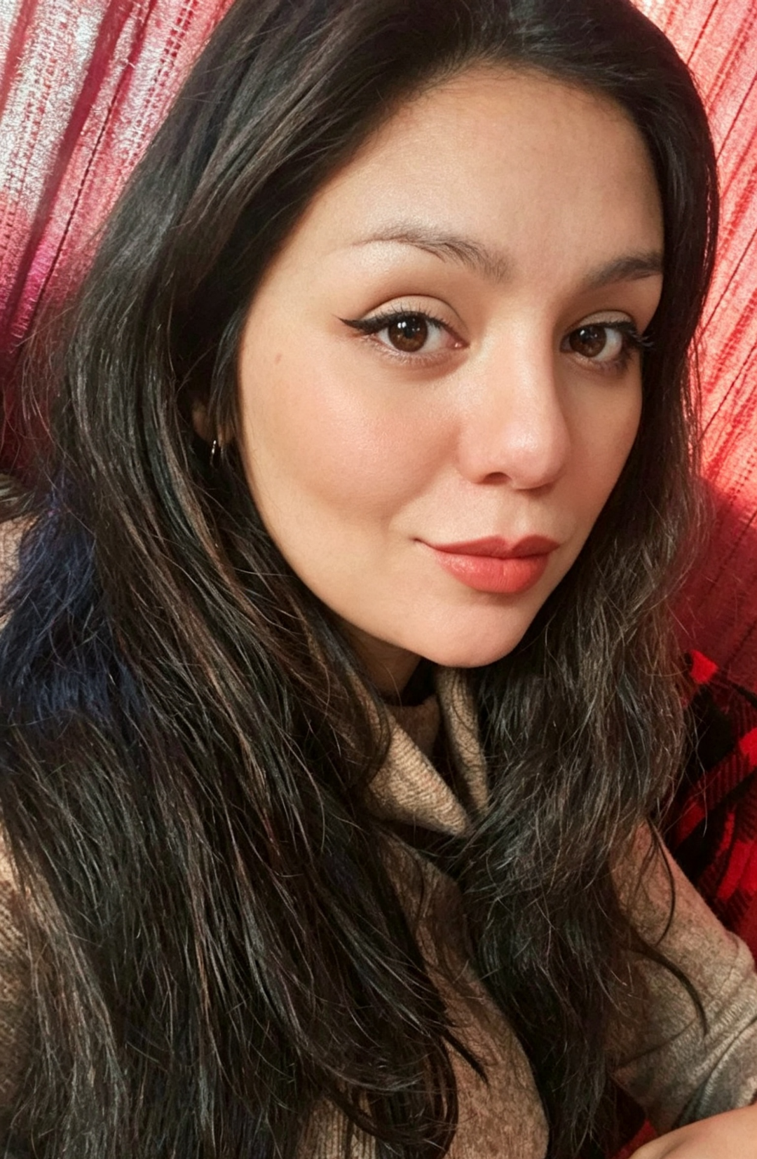 Sara from Argentina, online on CamLive