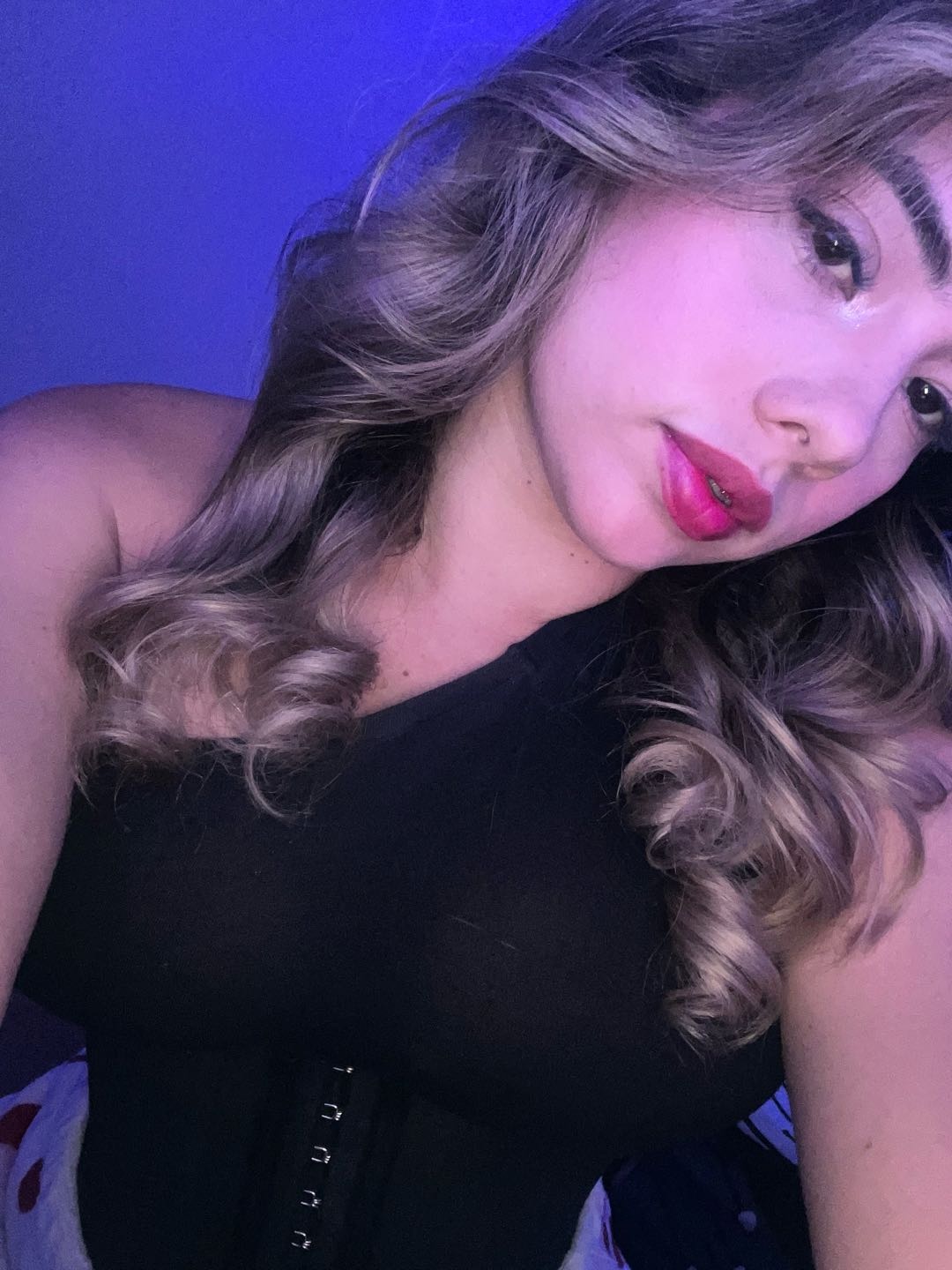 Katy from Venezuela, on CamLive for a 1-on-1 video chat