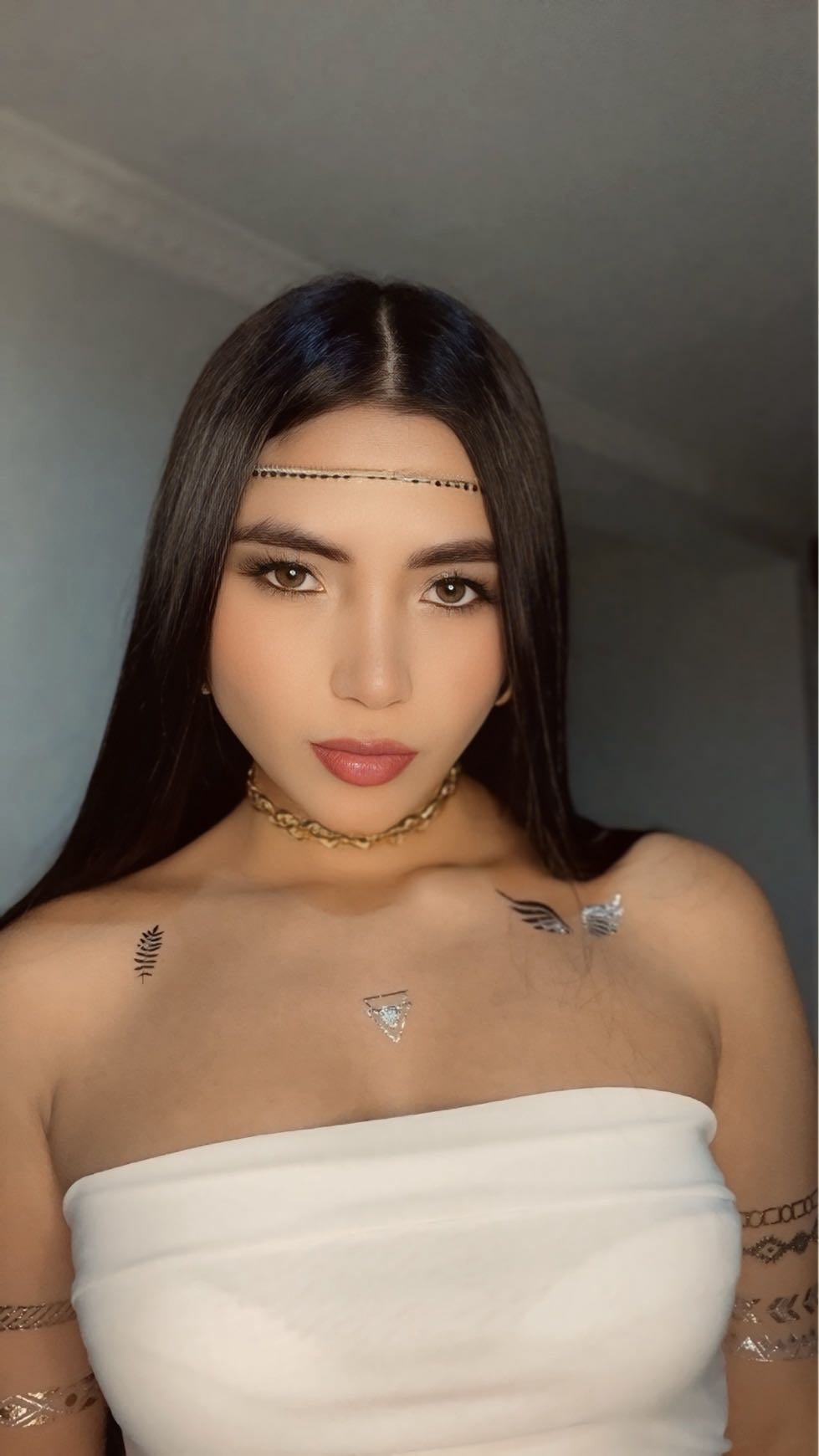 Amal from Colombia, on CamLive for a 1-on-1 video chat