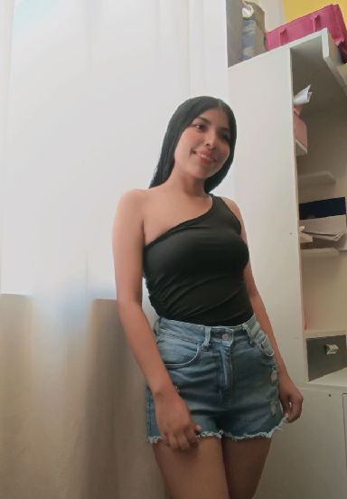 Lu from Peru — real girl on CamLive live cam chat