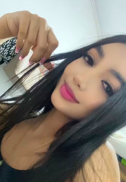 Cata — live cam girl online now on CamLive