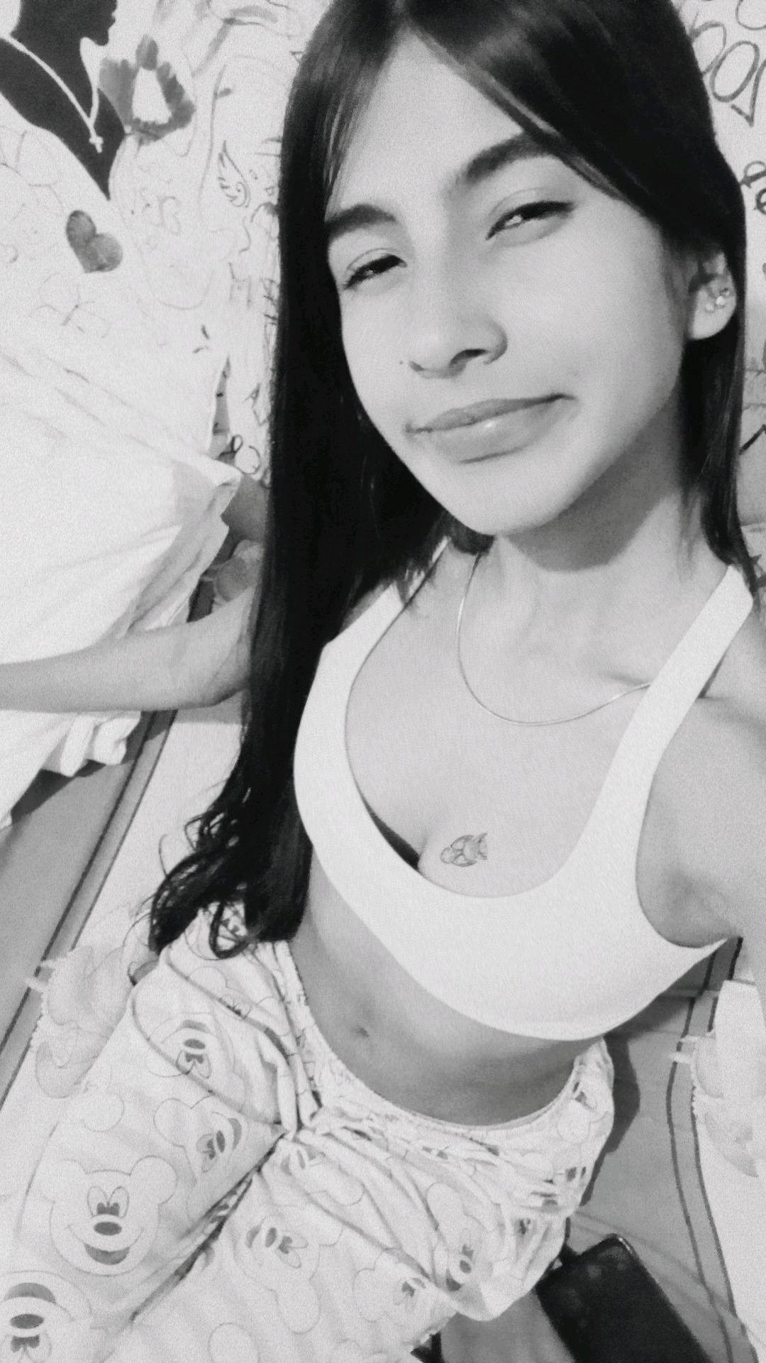 Morena from Venezuela, online for a free cam chat on CamLive